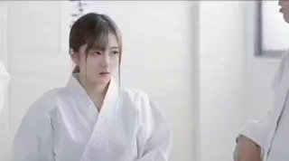 [酒店偷拍] 美女与胖哥哥的开房初体验~看不出来胖哥哥体力那么好~把性感女神操的花枝乱颤!!